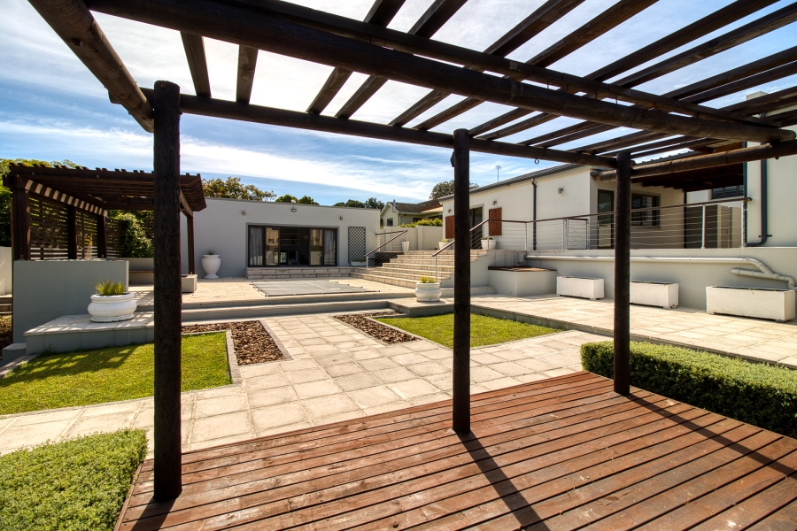 4 Bedroom Property for Sale in Pearl Marina Western Cape